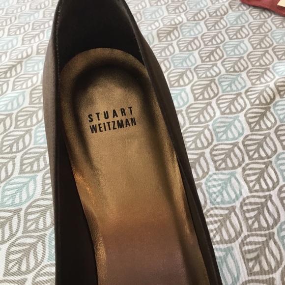 Stuart Weitzman Gigiritz Dark Brown Satin ruffle detail peep toe pumps /Like NEW - Picture 10 of 16